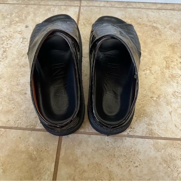 GANNI CROSS OVER PATENT LEATHER SNAKE SANDAL size 37 - Picture 4 of 9